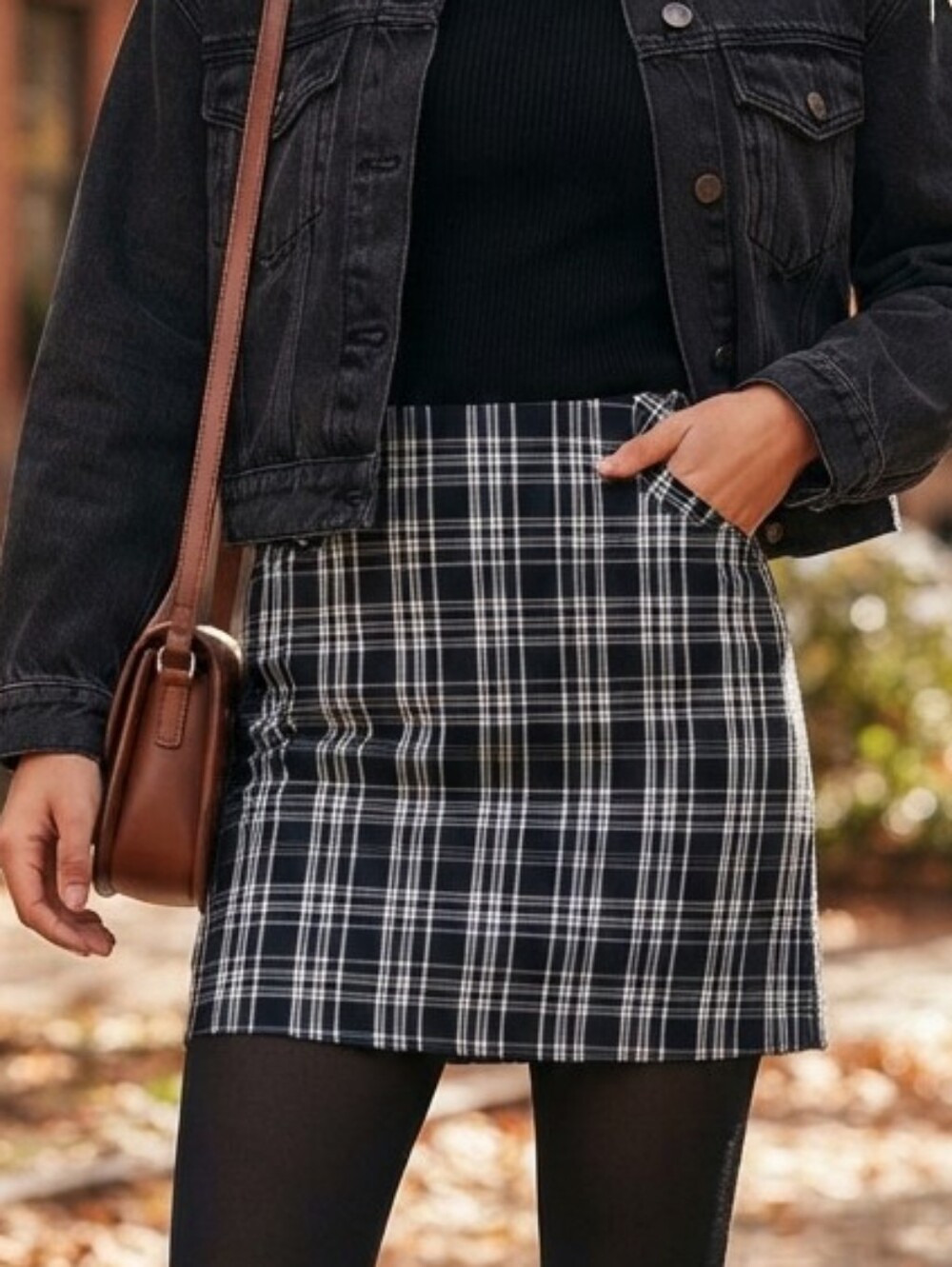 Jacob Plaid (Black,White) Lined Mini Skirt Size 6 W 14" L 19"